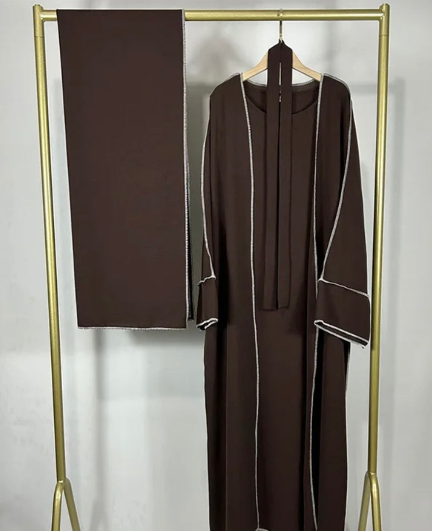 Abaya Ramadan mit Kopftuch
