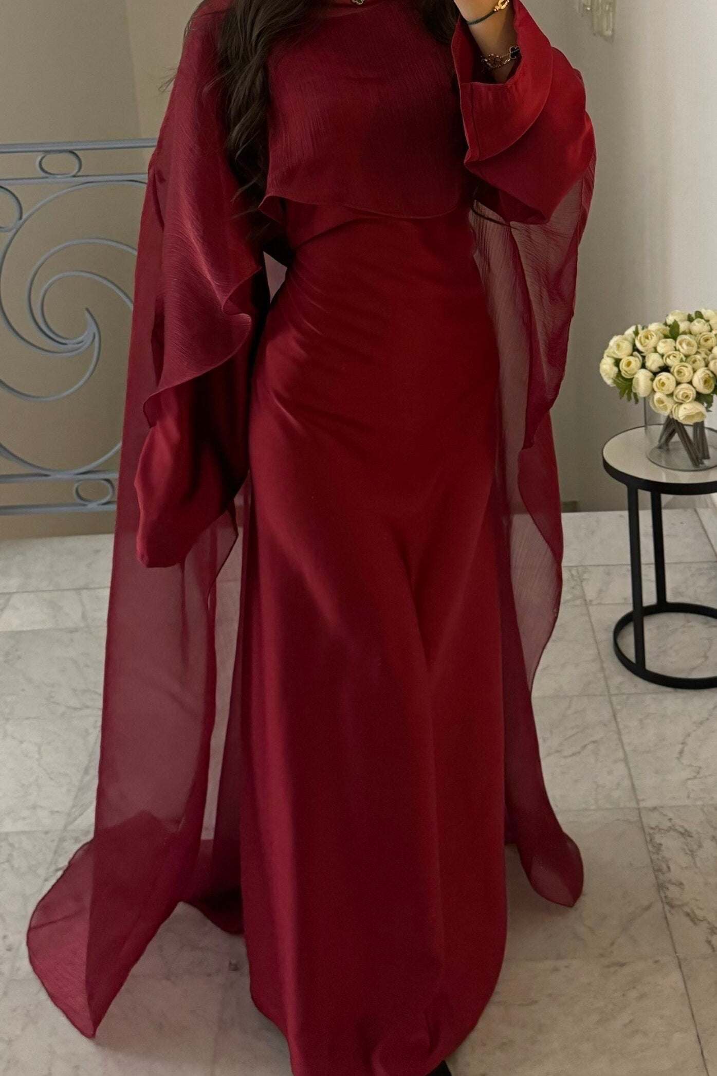 Cape-Kleid Manama